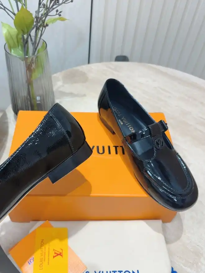 hype LV flat shoes