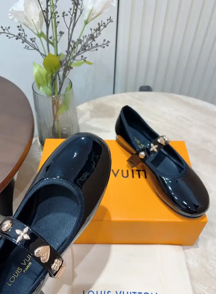 hype LV flat shoes