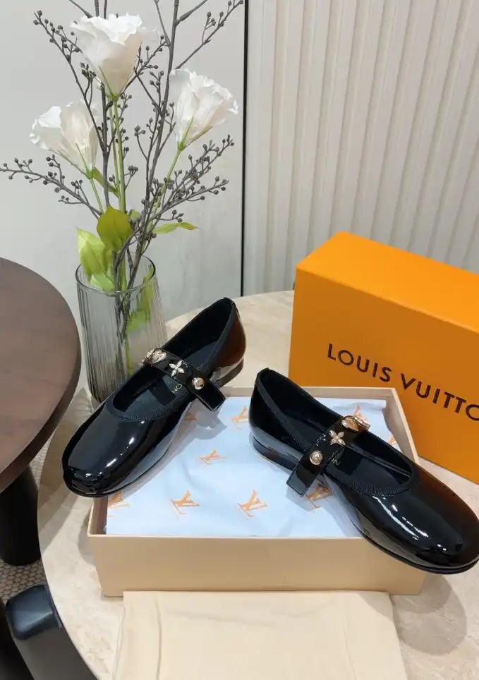 hype LV flat shoes