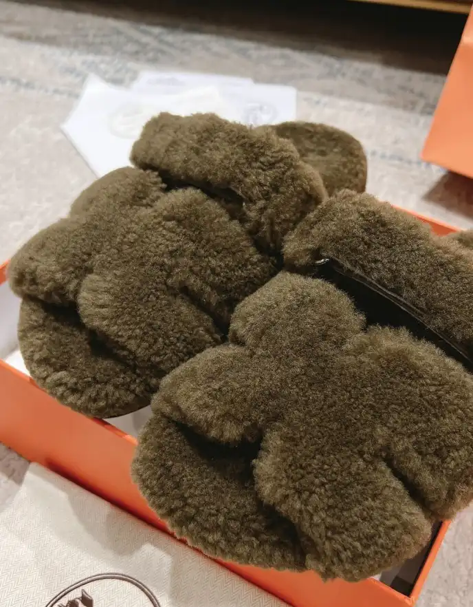 hype Hermes Slippers