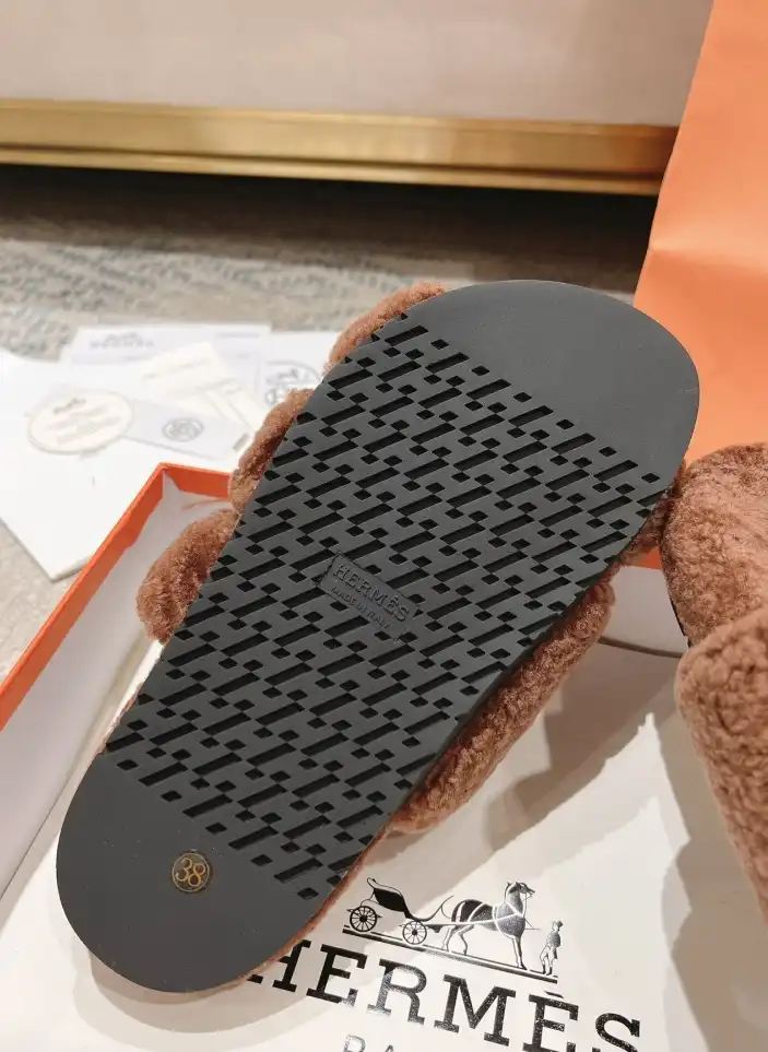 hype Hermes Slippers