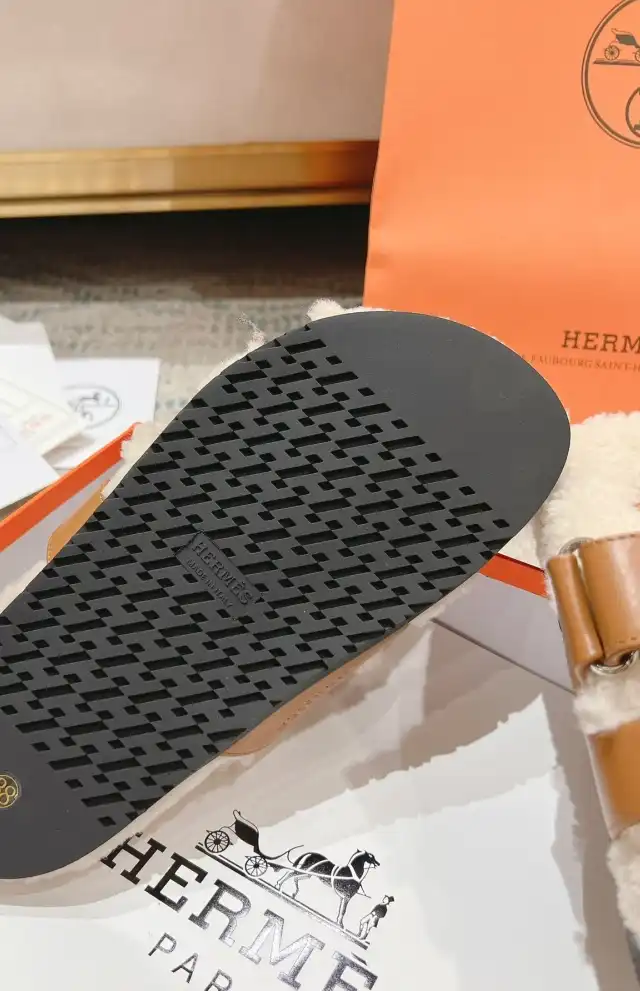 hype Hermes Slippers