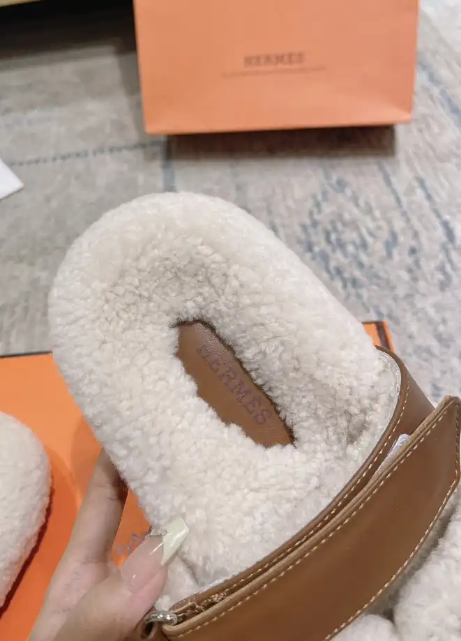 hype Hermes Slippers