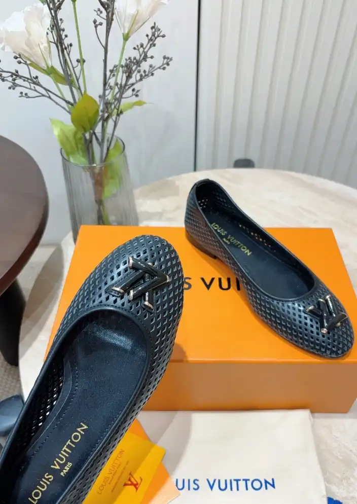 hype LV flat shoes