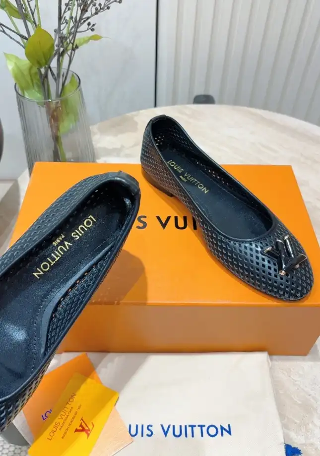 hype LV flat shoes