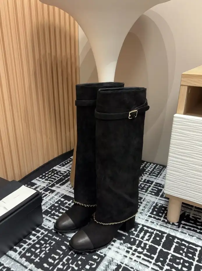 hype Chanel Boots