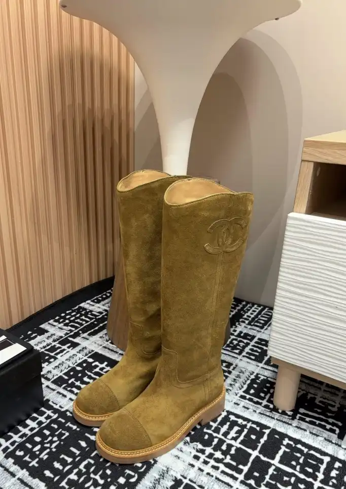 hype Chanel Boots