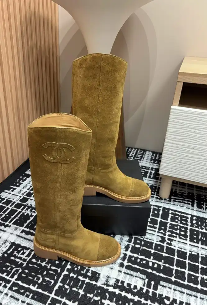 hype Chanel Boots