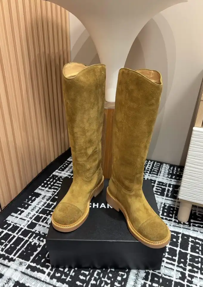 hype Chanel Boots