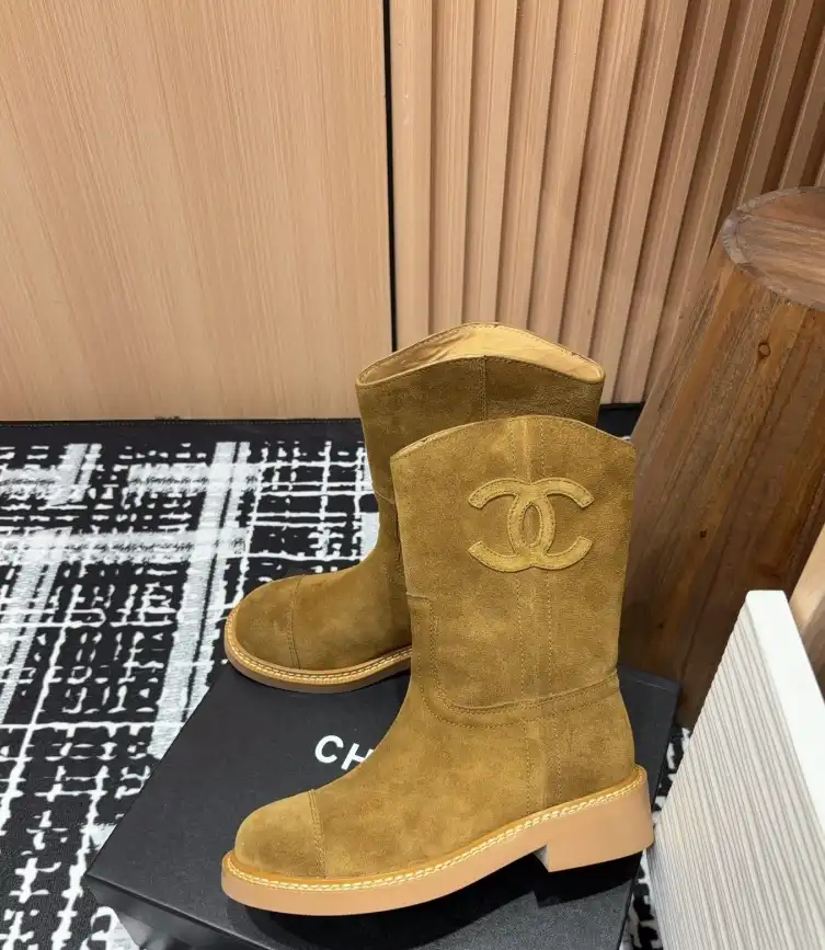 hype Chanel Boots