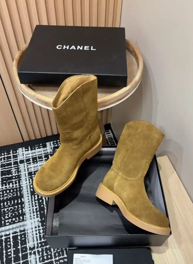 hype Chanel Boots