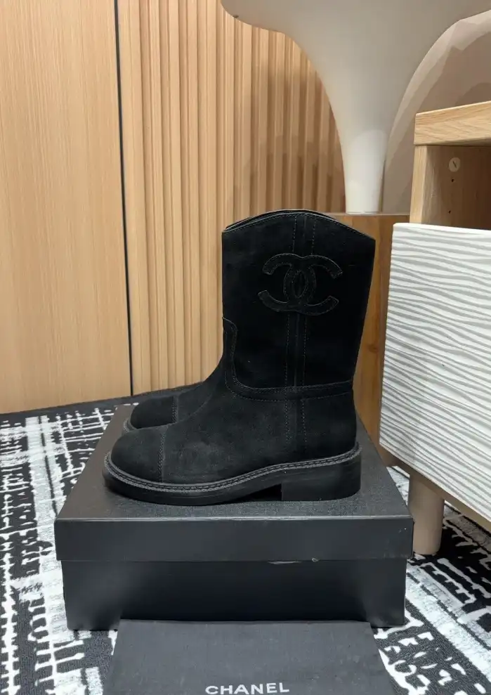 hype Chanel Boots