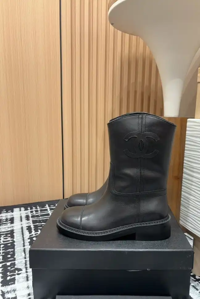 hype Chanel Boots