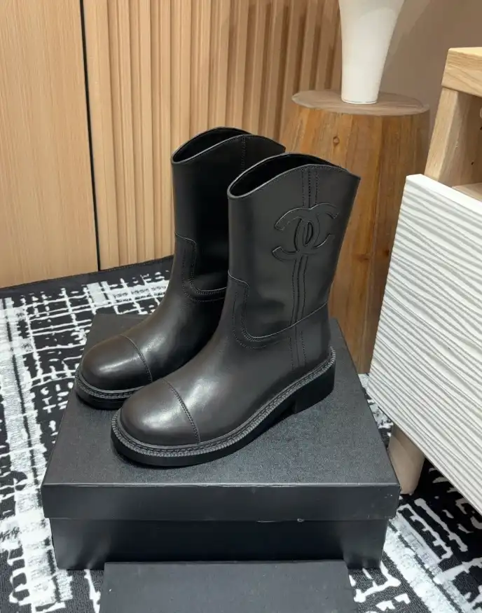 hype Chanel Boots