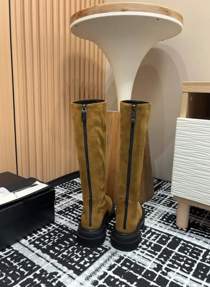 hype Chanel Boots