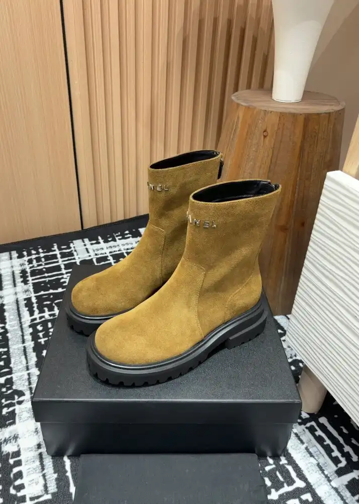 hype Chanel Boots