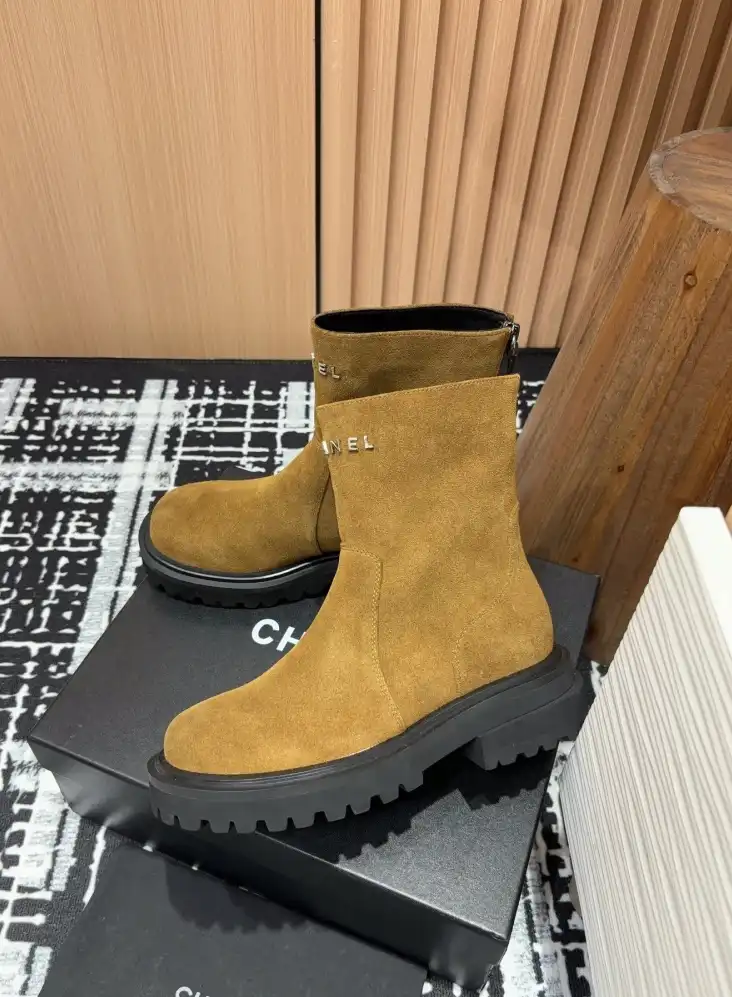 hype Chanel Boots