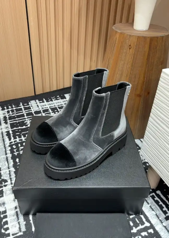 hype Chanel Boots