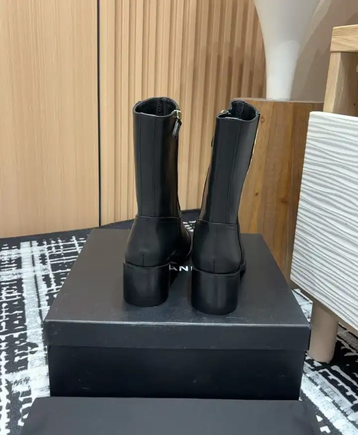 hype Chanel Boots