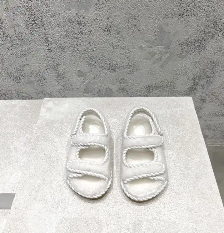 hype Bottega Veneta Sandals