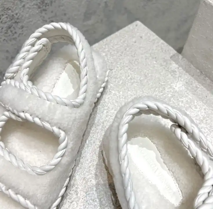 hype Bottega Veneta Sandals