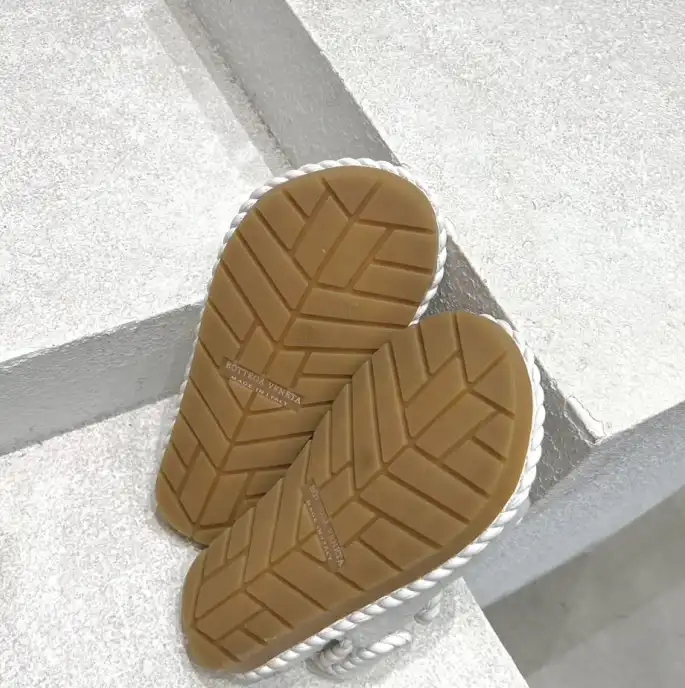 hype Bottega Veneta Sandals