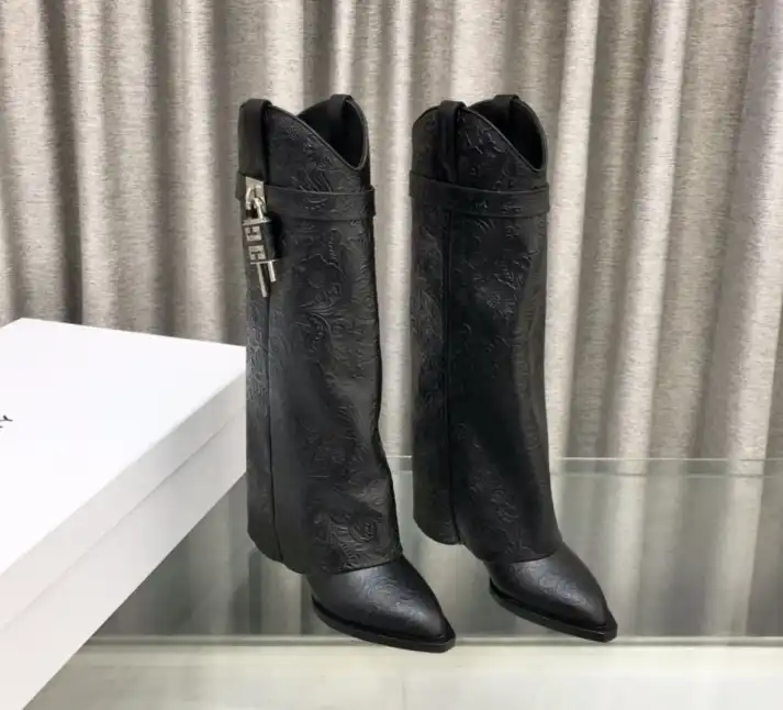 hype Givenchy Boots