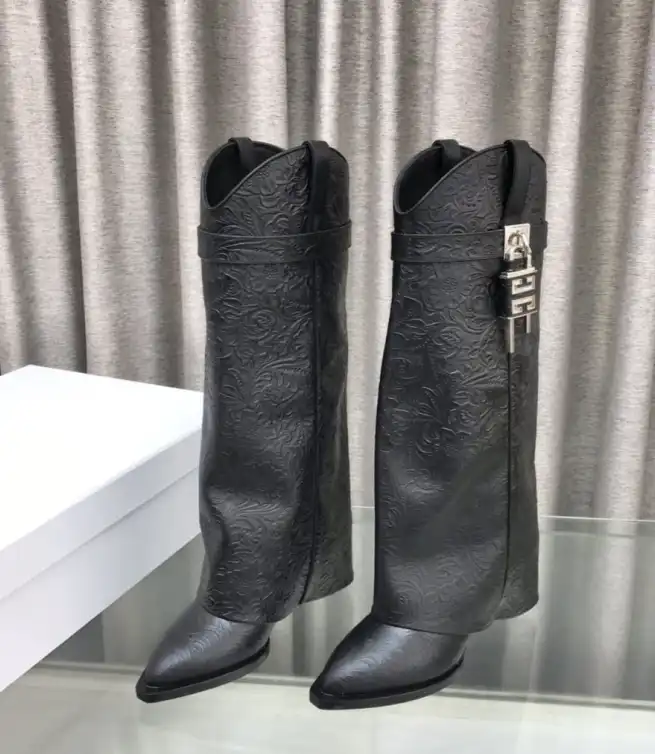 hype Givenchy Boots