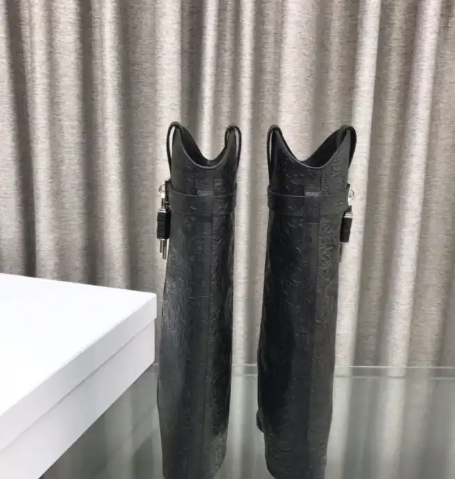 hype Givenchy Boots