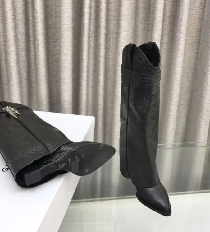 hype Givenchy Boots