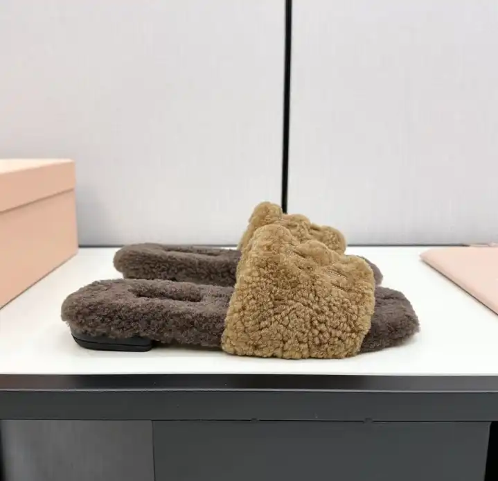 hype Miu Miu Slippers