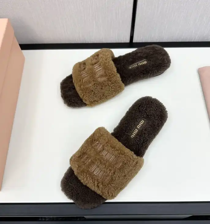 hype Miu Miu Slippers