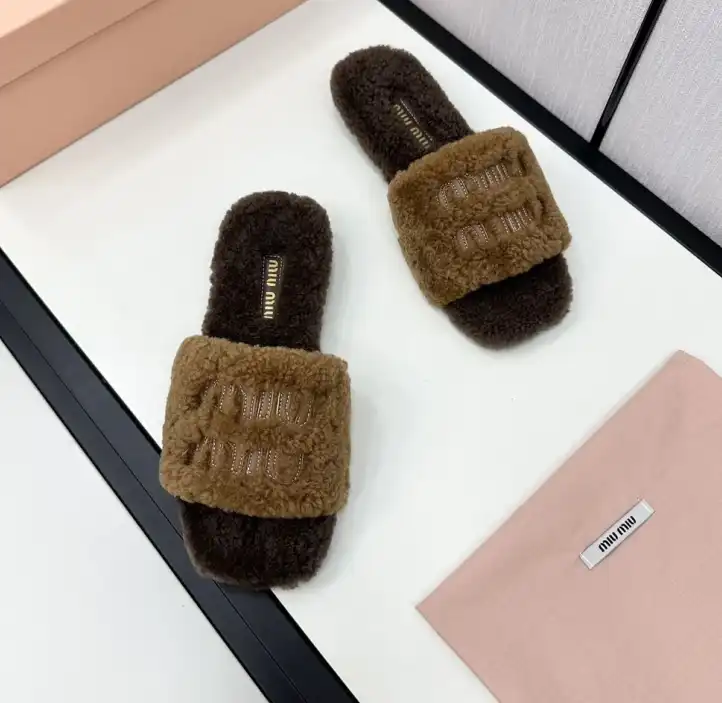 hype Miu Miu Slippers