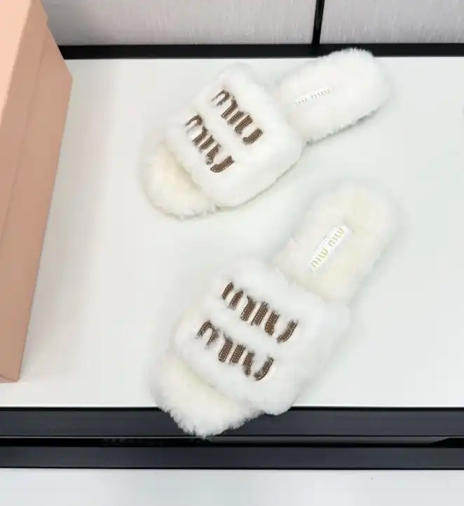 hype Miu Miu Slippers