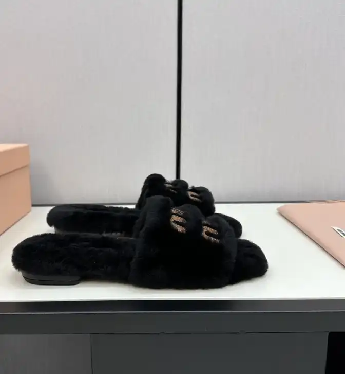 hype Miu Miu Slippers