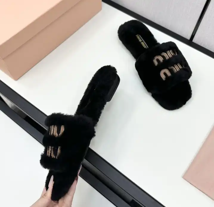 hype Miu Miu Slippers