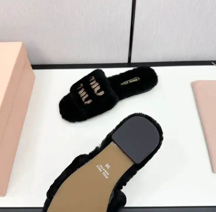 hype Miu Miu Slippers