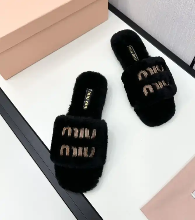 hype Miu Miu Slippers