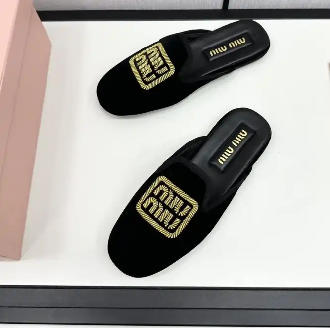 hype Miu Miu Slippers