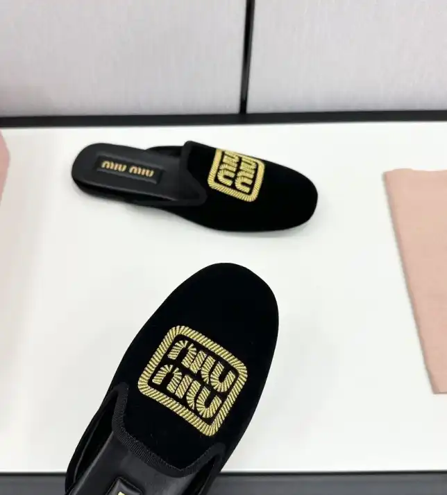 hype Miu Miu Slippers