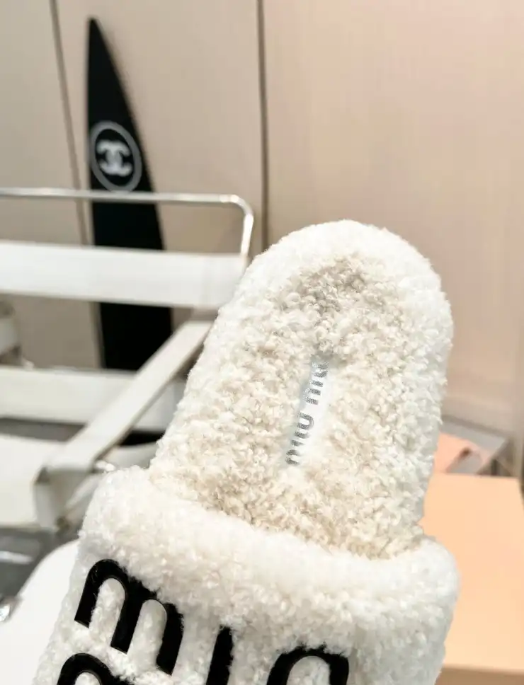 hype Miu Miu Slippers