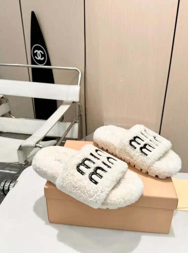 hype Miu Miu Slippers