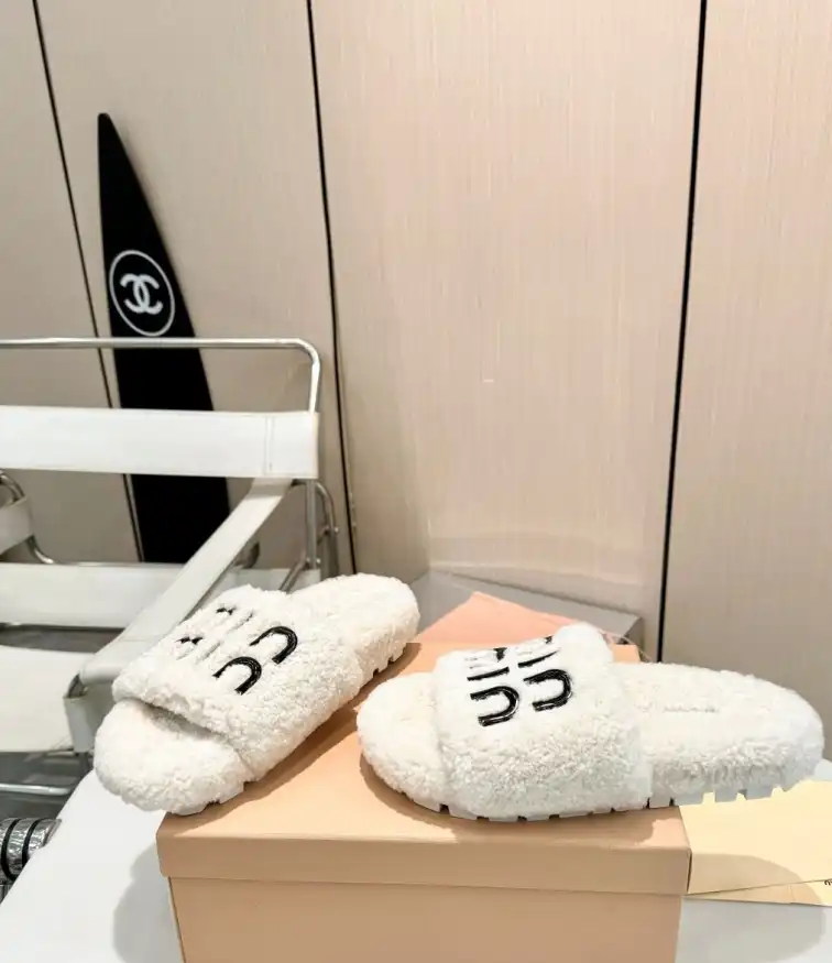 hype Miu Miu Slippers