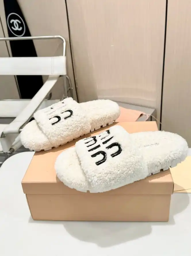 hype Miu Miu Slippers