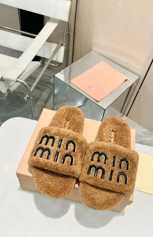 hype Miu Miu Slippers