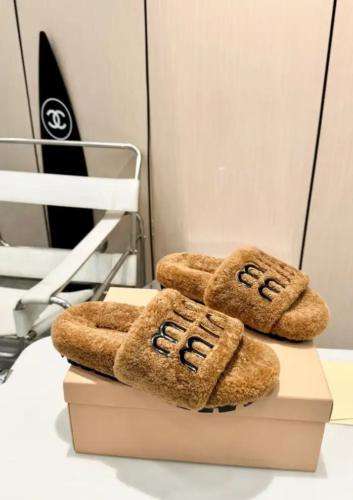 hype Miu Miu Slippers