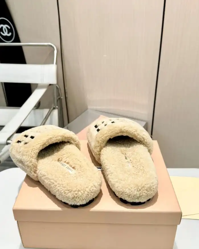 hype Miu Miu Slippers