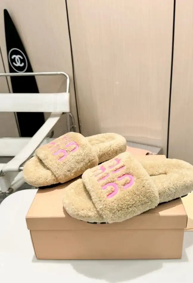 hype Miu Miu Slippers