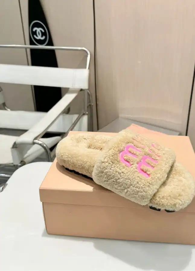 hype Miu Miu Slippers