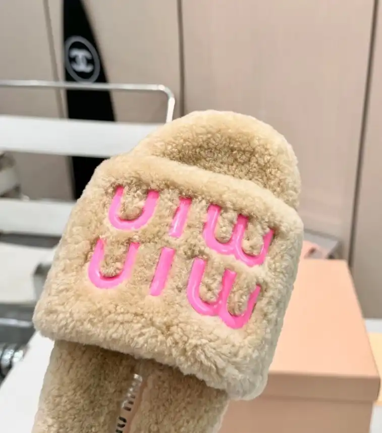 hype Miu Miu Slippers